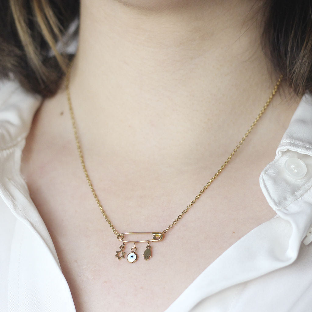 Collar con 3 Dijes Dorado