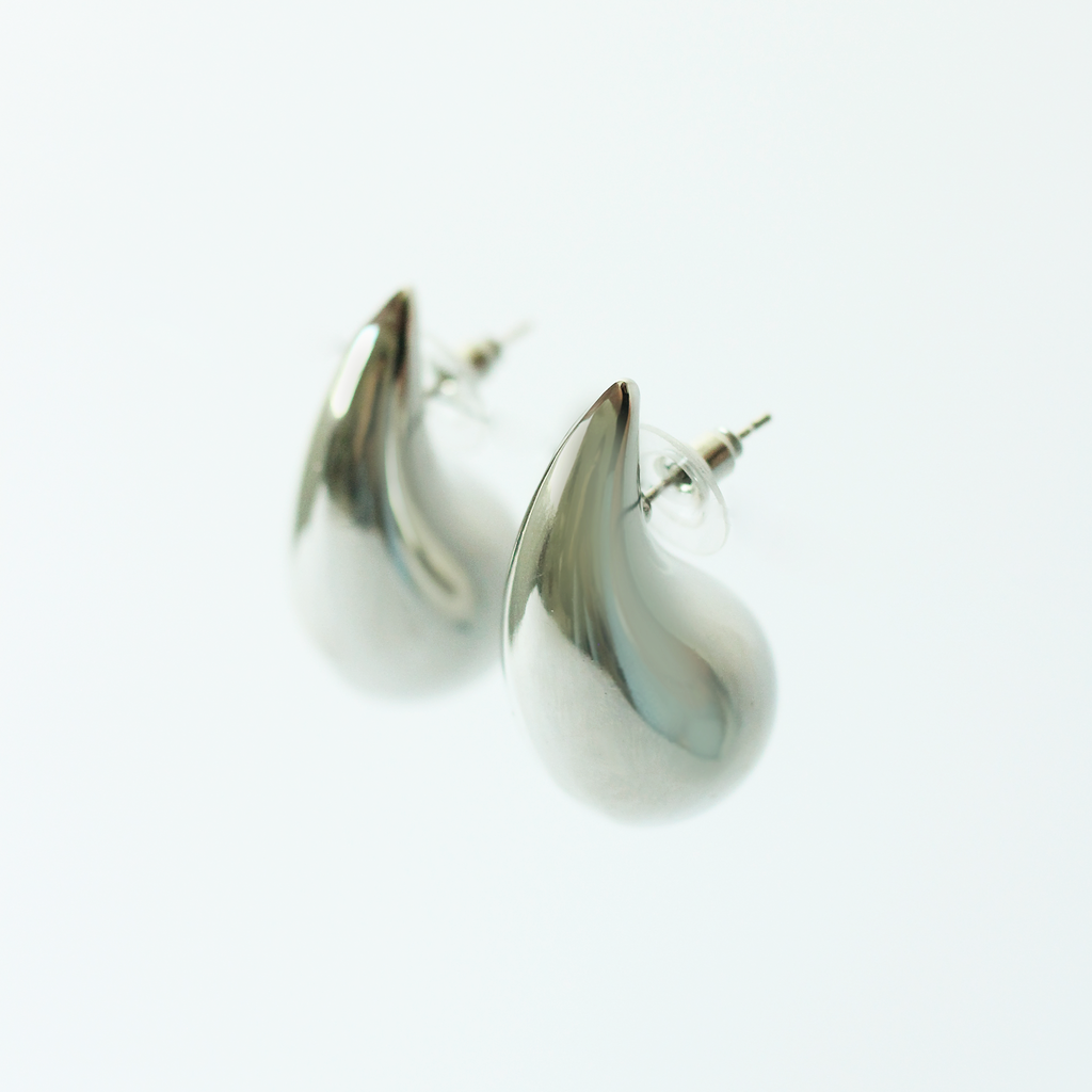 Aretes de gota plateados